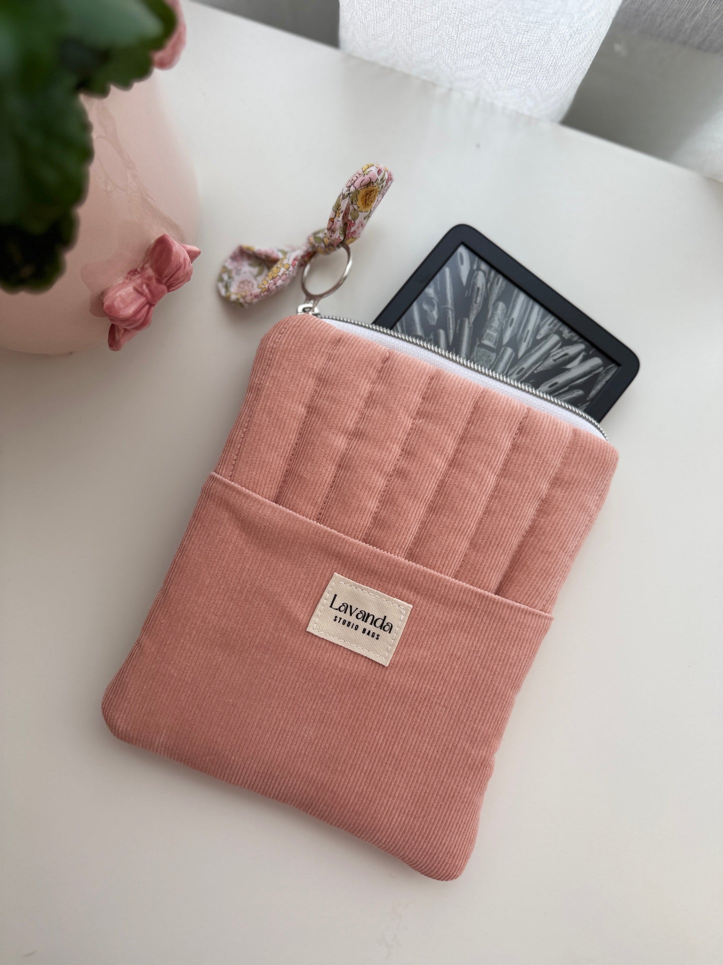 Capa para Kindle cápsula rosa pastel