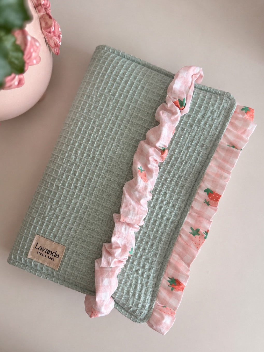 Book cover with flaps strawberry and pink waffle/ elastic
