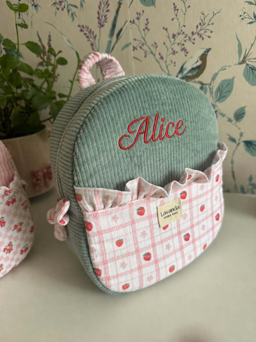 Mini mochila fresa 🍓. ¡En stock!
